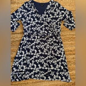 41 Hawthorn Women’s XXL Navy Blue & White Floral Stretchy Wrap Dress